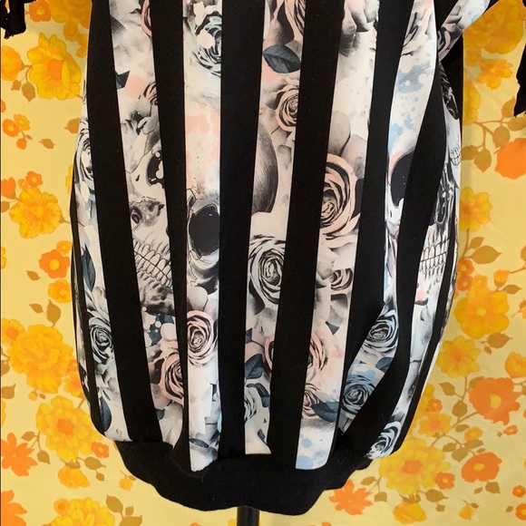 Cute Skull And Stripe Rose Print Shirt - Picture 5 of 7